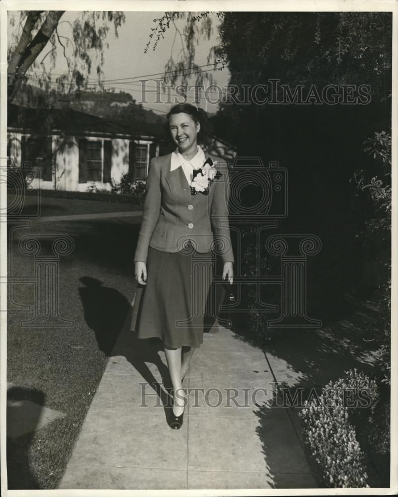 1941 Press Photo Laura Tallent - ora89641 - Historic Images