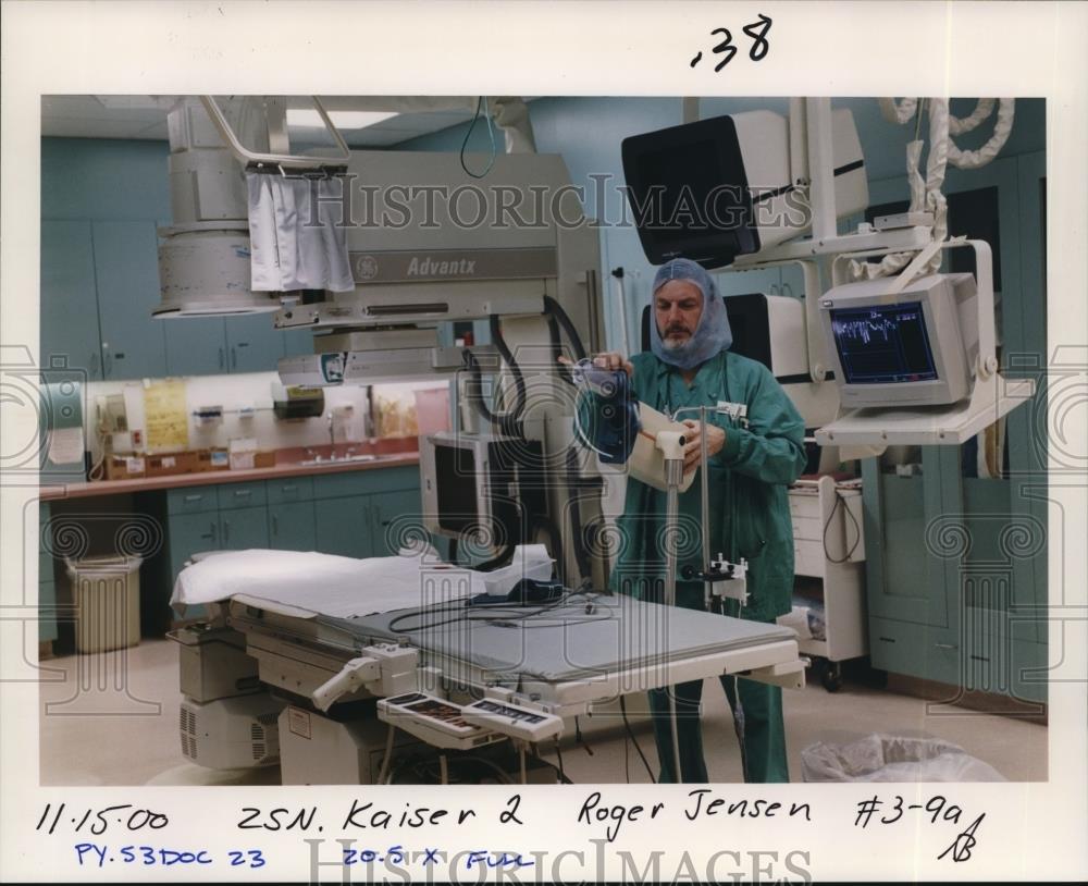 2000 Press Photo Sunnyside Hospital Kaiser - orb23199 - Historic Images