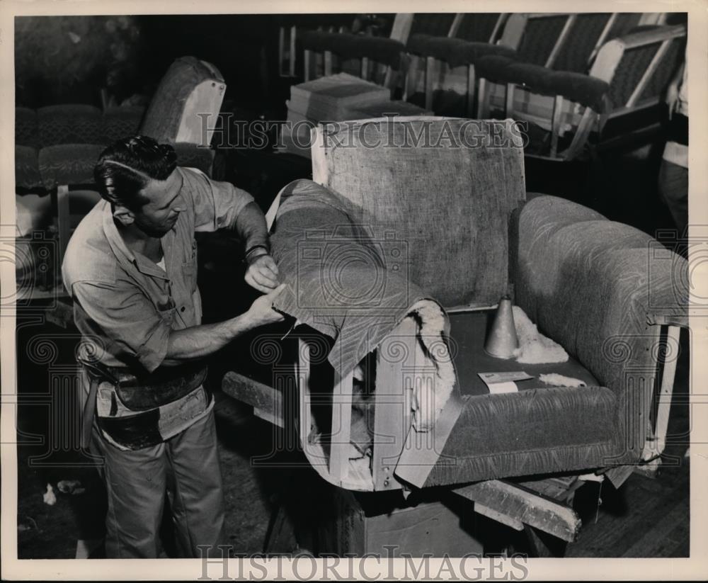 1949 Press Photo Oregon furniture-upholstered chair - orb74435 - Historic Images