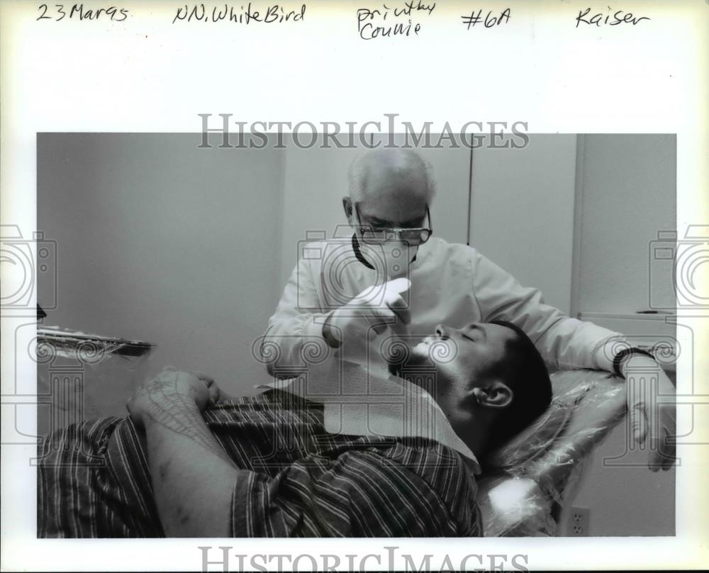 1995 Press Photo Dental clinic - orb10262 - Historic Images