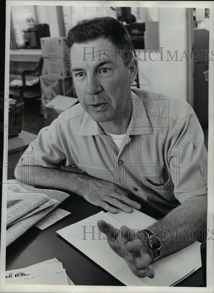 1968 Press Photo Dick Wolfer founded Candlelighters with his wife in 197. - Historic Images