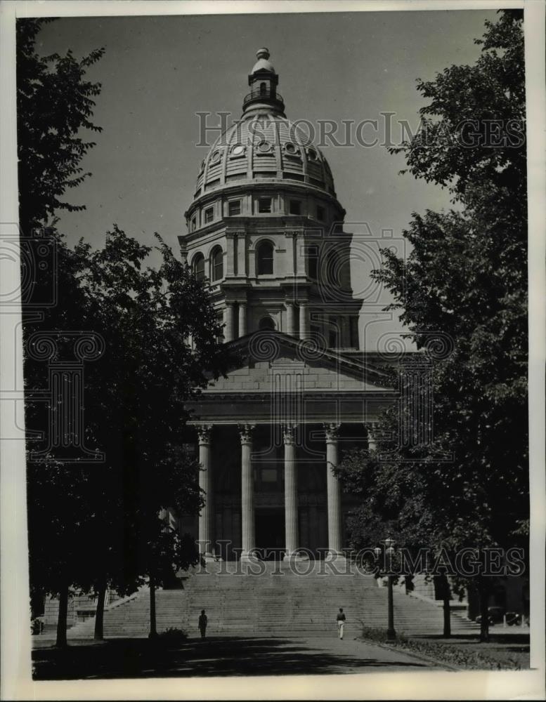 1936 Press Photo The Kansas State Capitol - orb24795 - Historic Images
