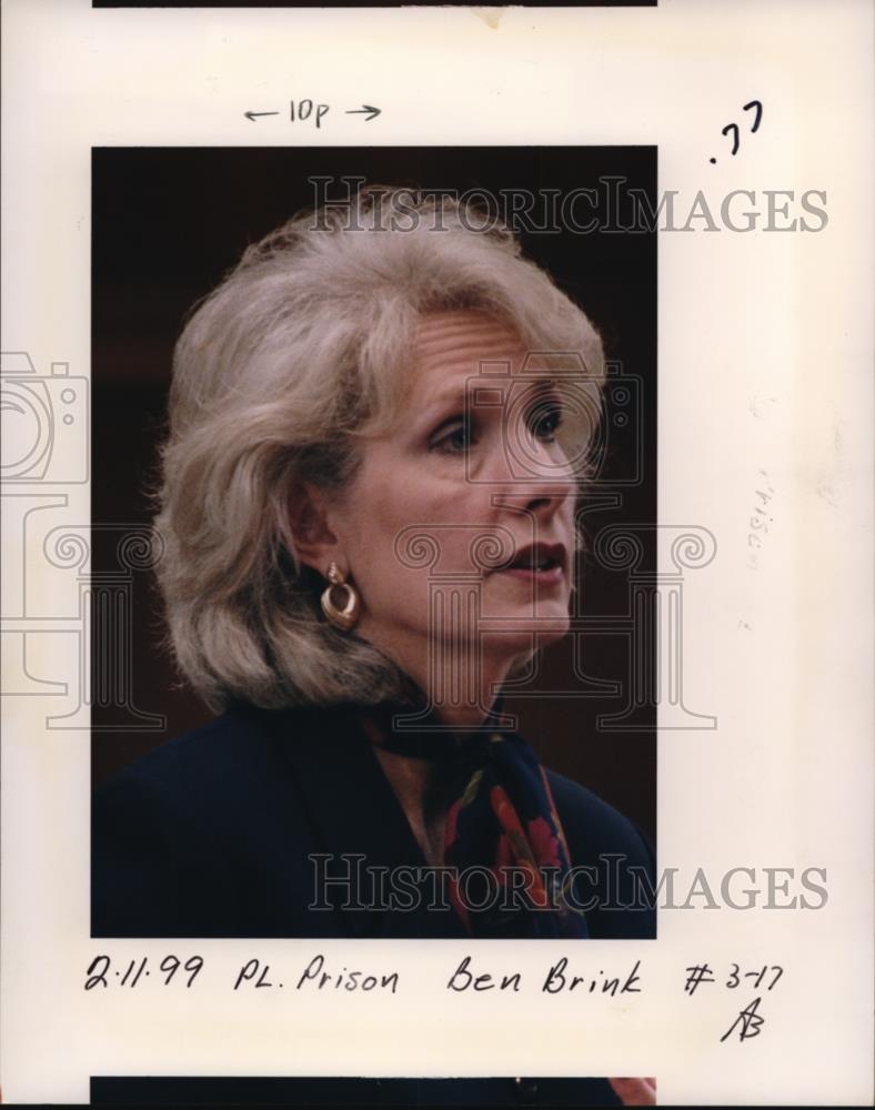 1999 Press Photo Eileen Qutub - ora77501 - Historic Images