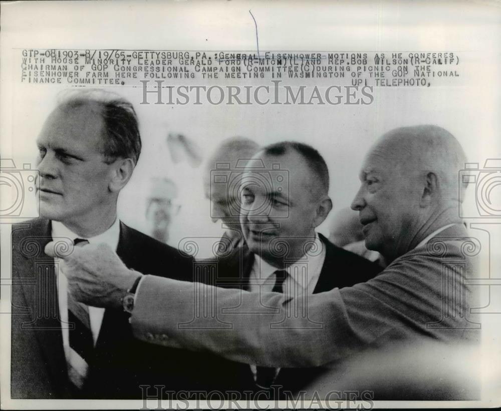 1965 Press Photo Gen Dwignt Eisenhower with Geral Ford and Rep. Bob Wilson - Historic Images