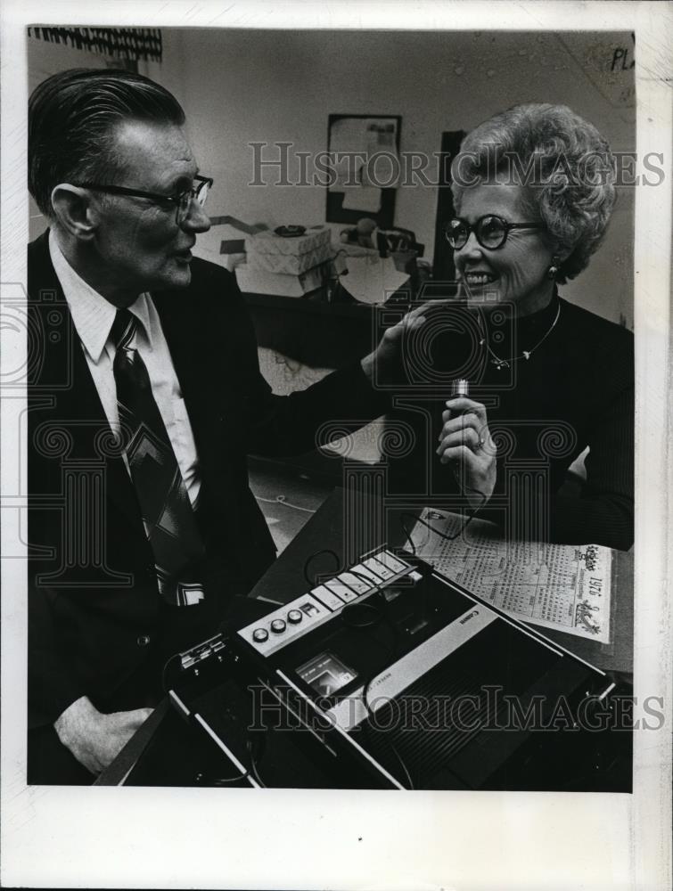 1977 Press Photo Dr. McKenzie Buck &amp; Anne Haney - orb38147 - Historic Images