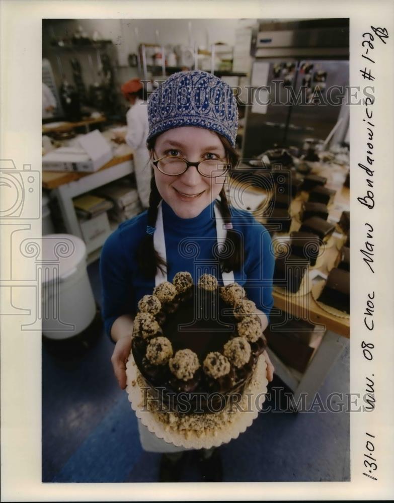 2001 Press Photo Dessert-cake - orb72566 - Historic Images