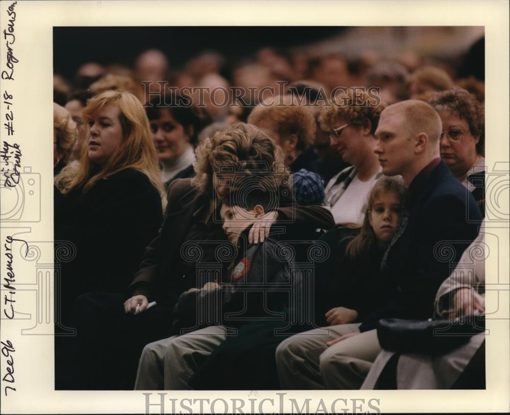 1996 Press Photo Memorial Service in Portland Oregon for Air Force Reservist - Historic Images