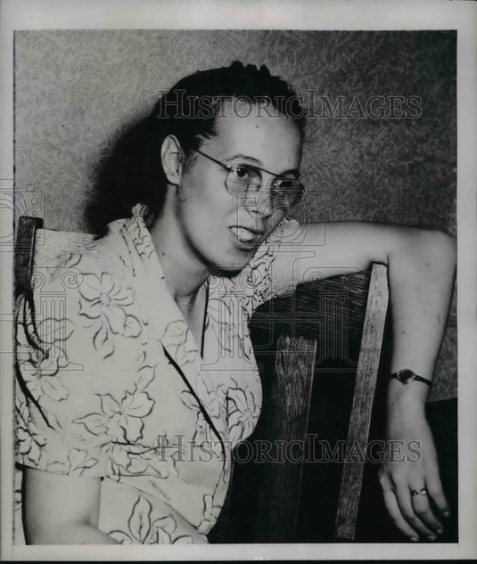 1945 Press Photorene Mrs.Irene W. Kings arraged to have Artificial Insemination - Historic Images