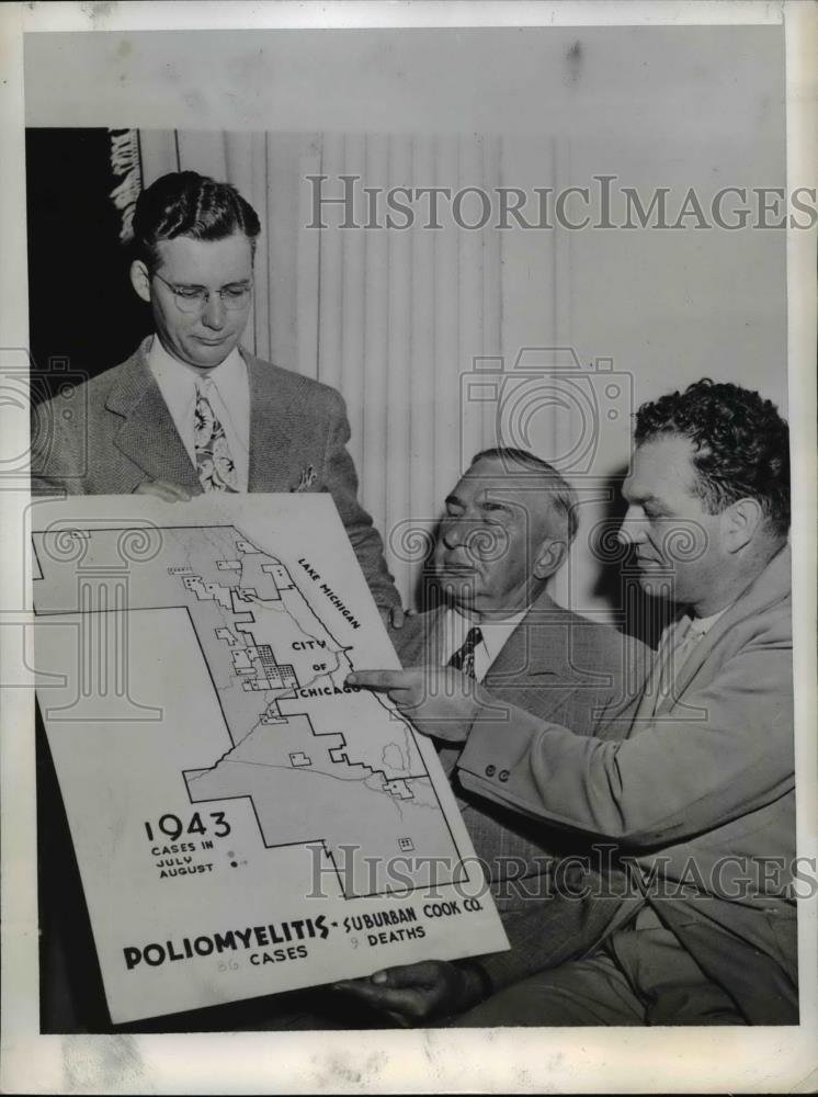 1943 Press Photo Dr. Edward Pisczek Explaining The Chart - nee91284 - Historic Images