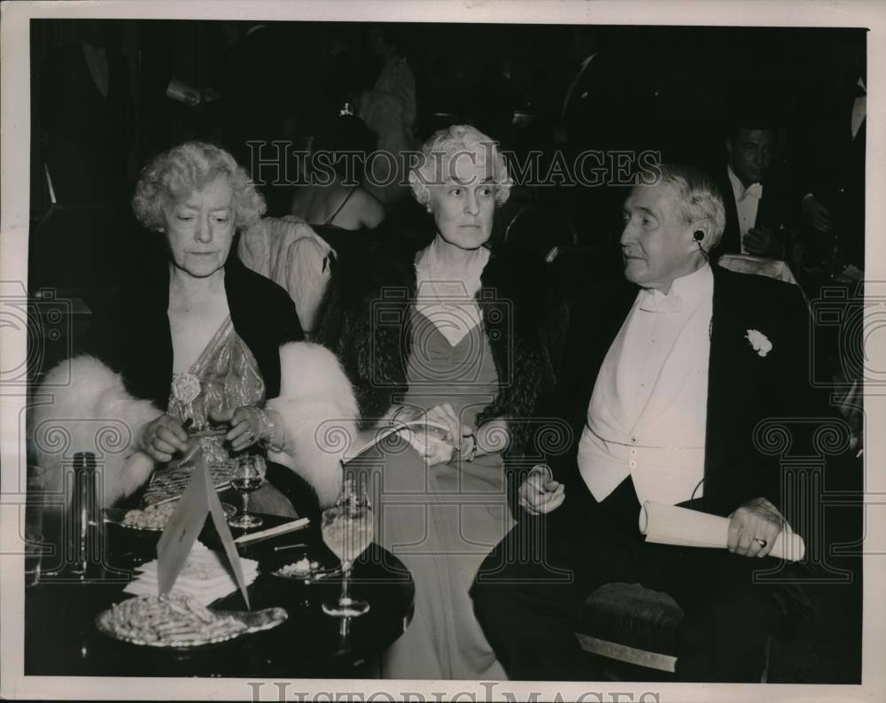 1940 Press Photo Mrs. James W Gerard, Mrs.Lewis Iselin and James W Gerard - Historic Images