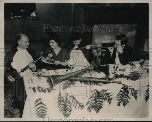 1939 Press Photo Sherbets Party at Luncheon for the Herberts and the Dominicks - Historic Images