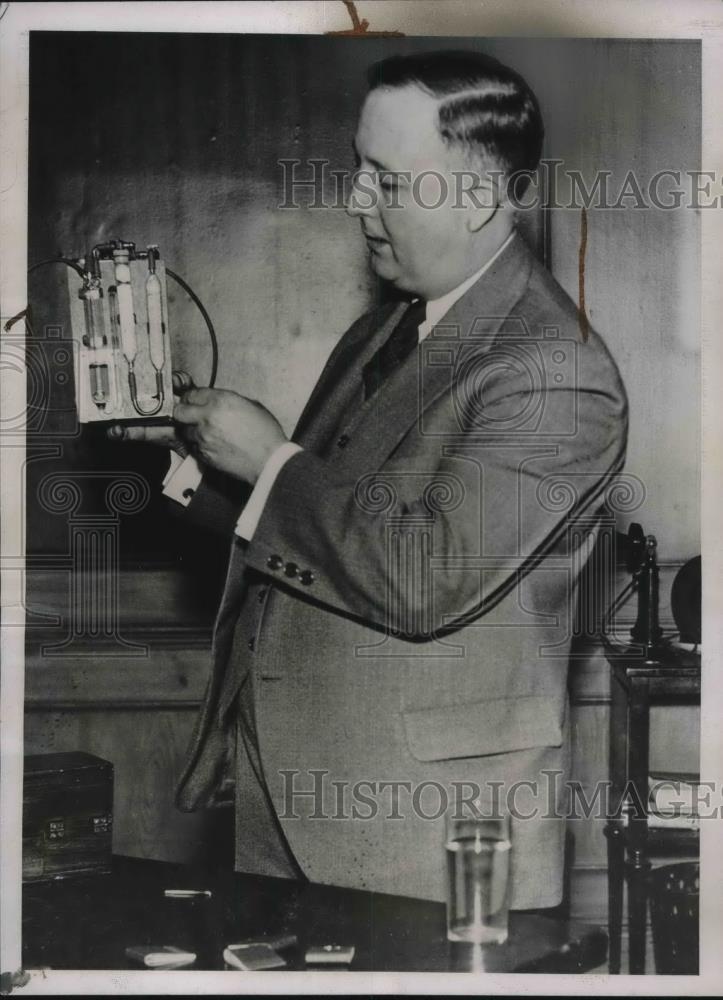 1937 Press Photo Dr RN Harger Professor Of Biochemistry &amp; Toxicology - neb39372 - Historic Images