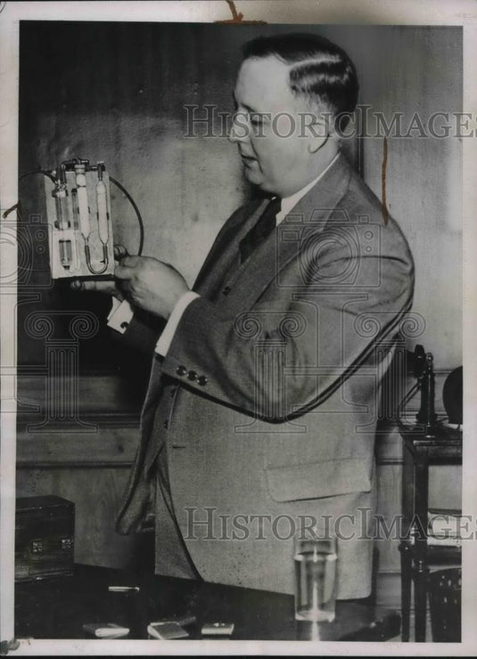 1937 Press Photo Dr RN Harger Professor Of Biochemistry & Toxicology - neb39372 - Historic Images