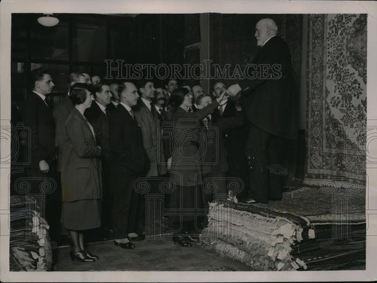 1923 Press Photo Staff & Sir William Trelear at Ludgate Hill on 80th birthday - Historic Images