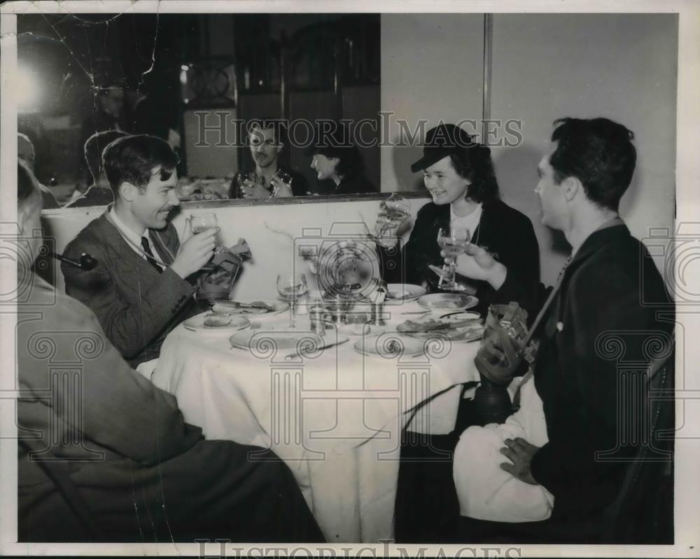 1939 Press Photo Hotel Napolean basement built a bomb proof Restaurant in Paris - Historic Images