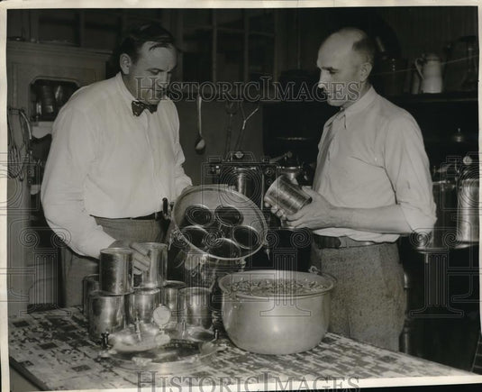 1932 Press Photo Dr Paul Rader & CG Barrett Cook County farm advisor - Historic Images