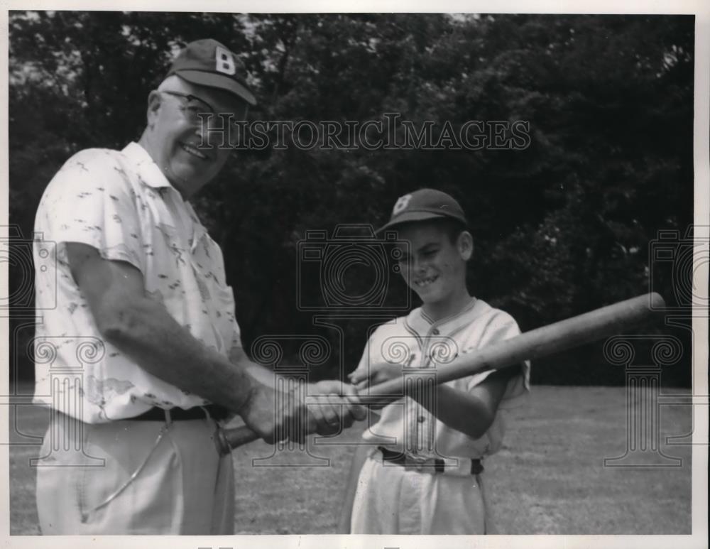 1961 Press Photo Industrialist Frank Russell &amp; little leaguer Bobby Coleman - Historic Images