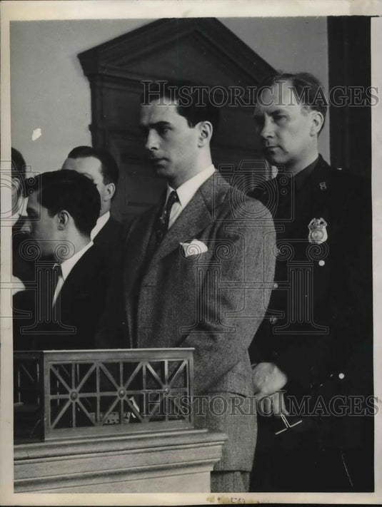 1945 Press Photo Louis Caridad, Charles Farley at court in NY for murder - Historic Images