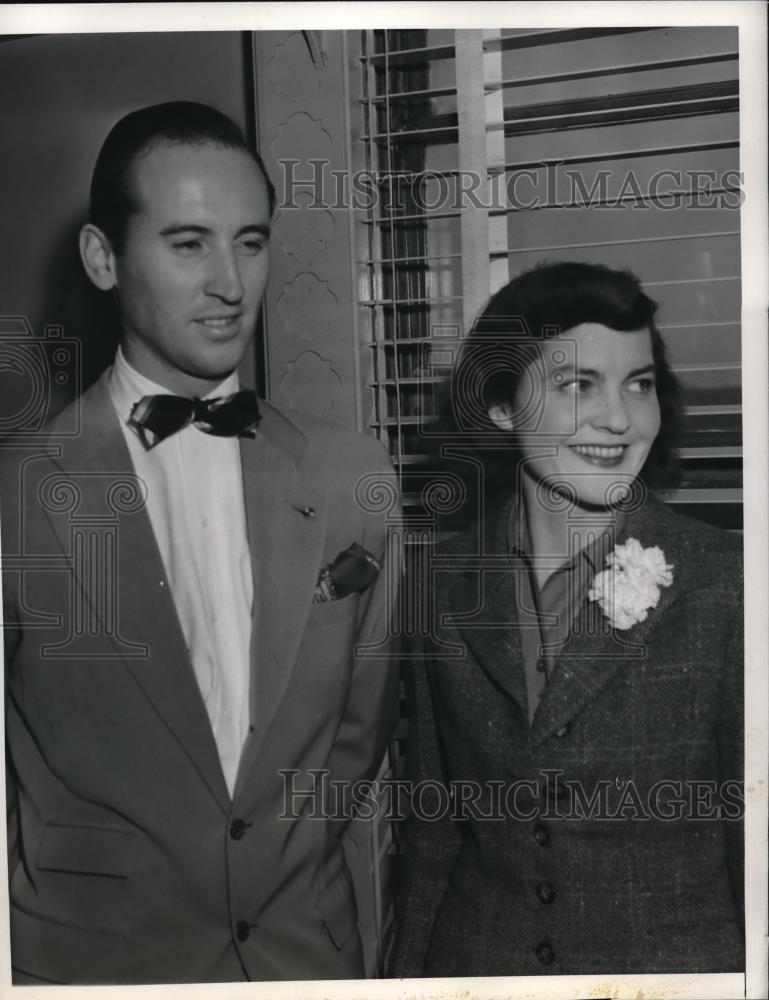 1940 Press Photo Angier Biddle Duke And His Bride Mary Scruven Tuck - Historic Images