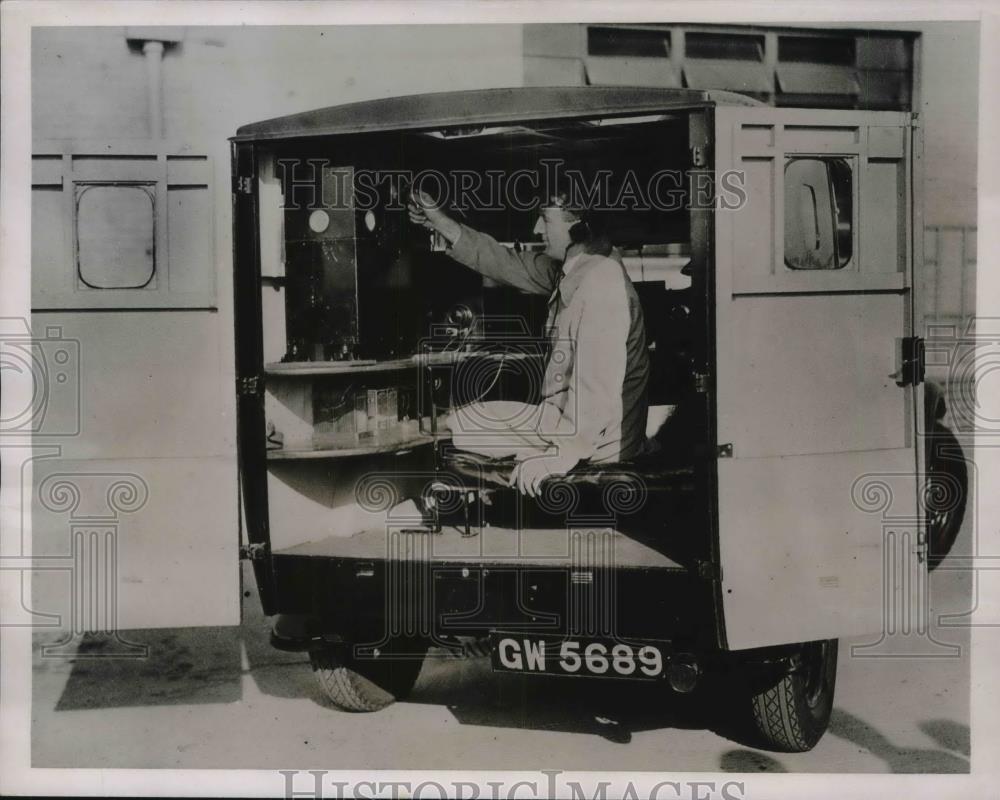 1937 Press Photo London police department new radio station truck - Historic Images