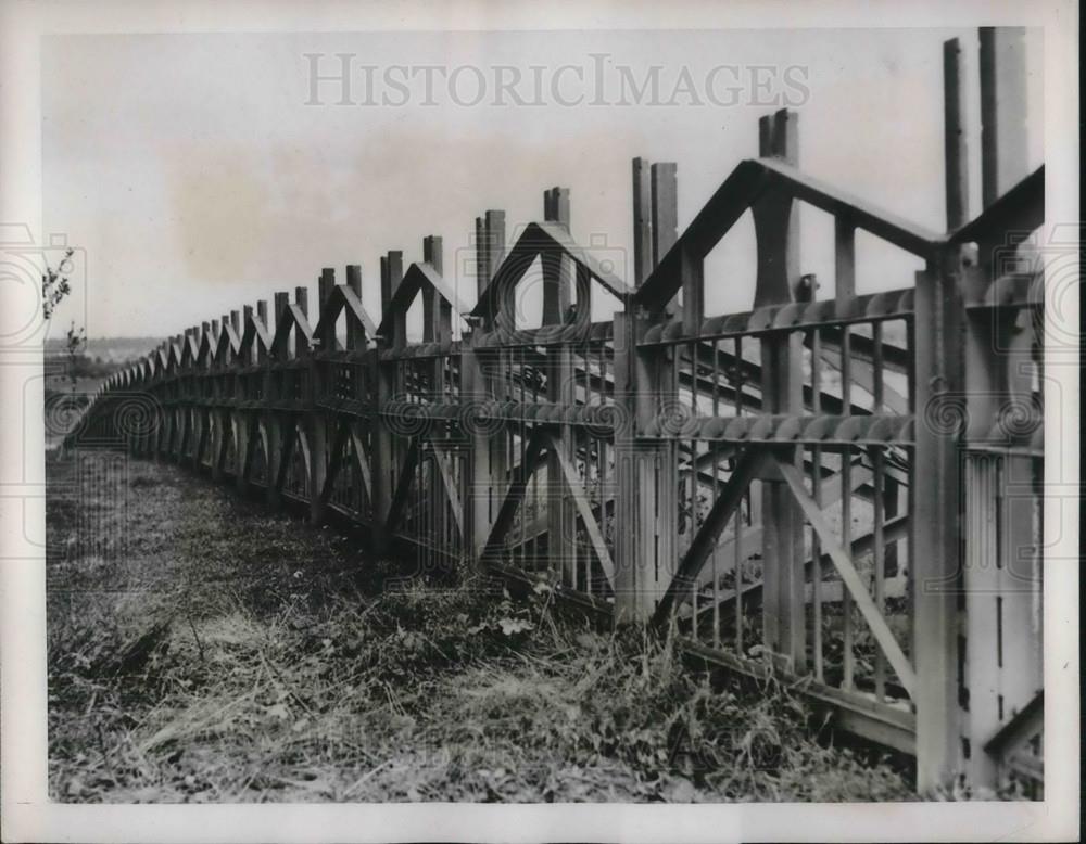 1939 Press Photo Anti-tank fence along Belgian frontier strengthens defense - Historic Images