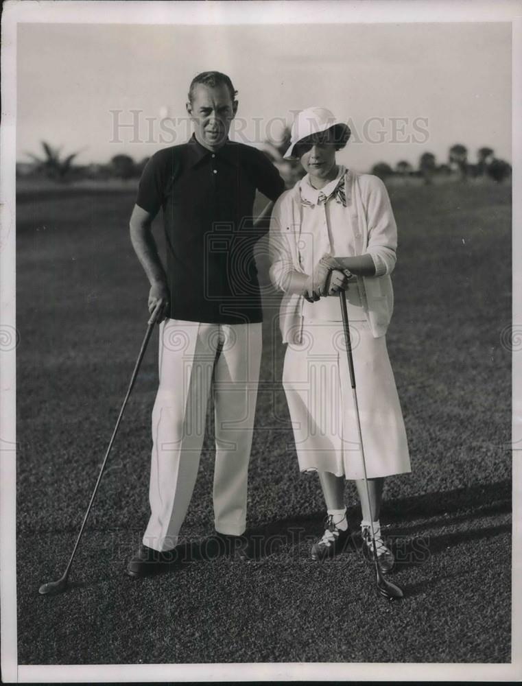 1934 Press Photo Milton W Holden &amp; Mrs Dodge Sloan at golf in Palm Beach Fla - Historic Images