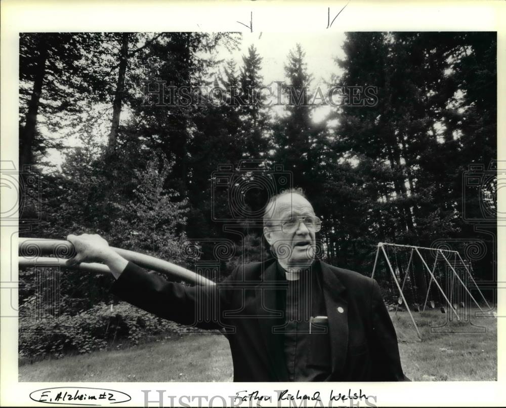 Press Photo Father Richard Welsh - ora93239 - Historic Images