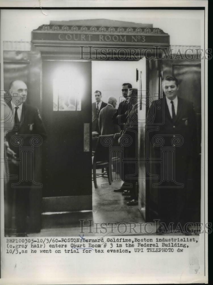 1960 Press Photo Bernard Goldfine Enters Court Room In The Federal Buiding - Historic Images