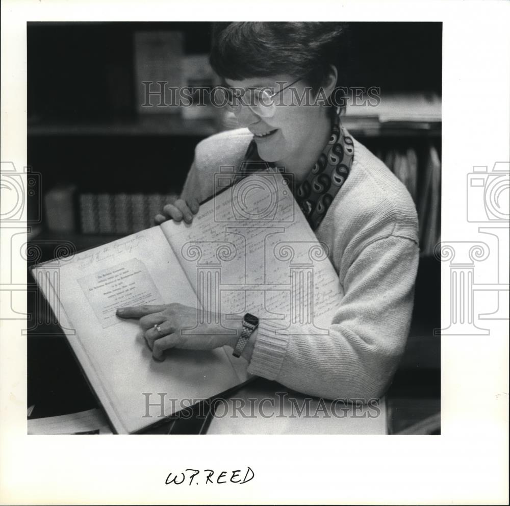 1992 Press Photo Sue Lambing elder &amp; historian at Reedville Presbyterian Church - Historic Images