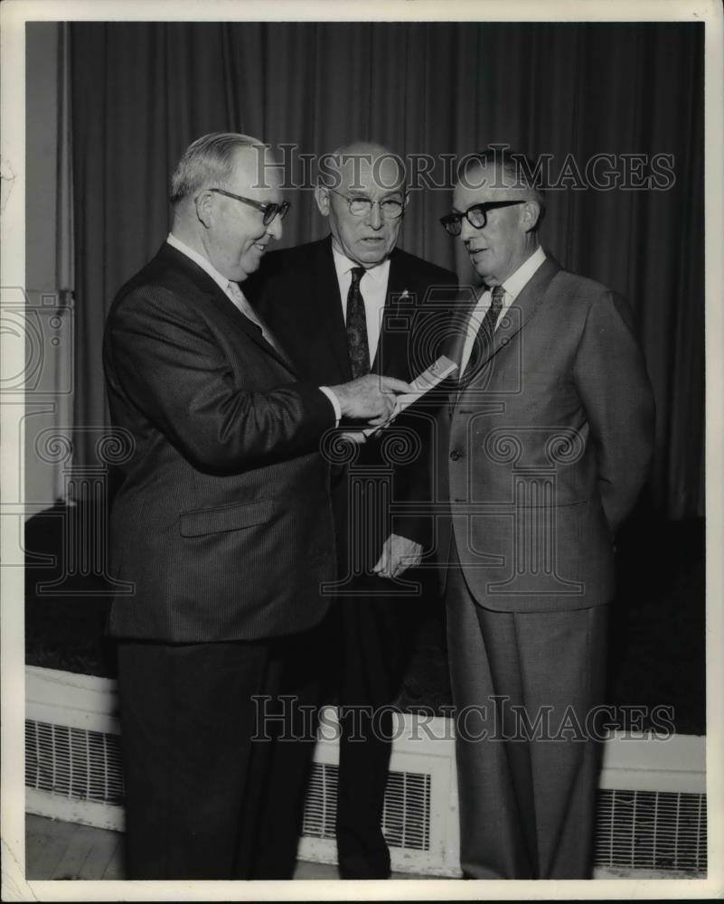 1967 Press Photo Charles C. Bowen, Raymond I. Perkins, Victor V Cox, - ora88531 - Historic Images