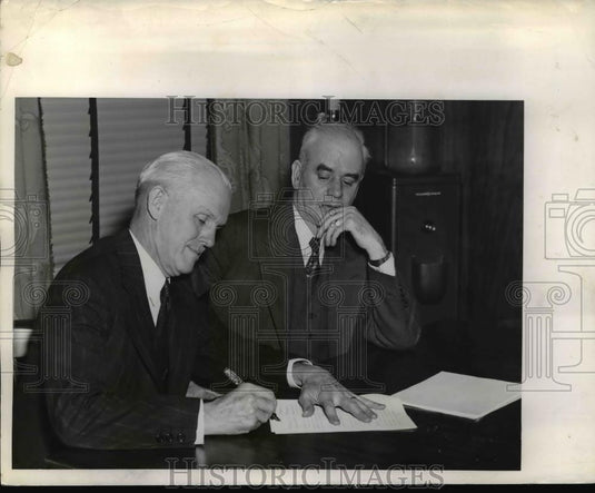 1971 Press Photo J Perry president Carnegie Illinois Steel, Phil Murray of CIO - Historic Images