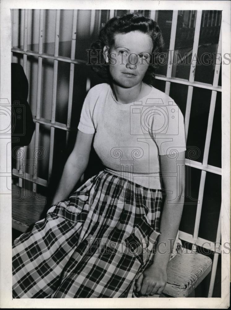 1944 Press Photo Mrs Lelea Eva Pruitt in jail in LA for suspicion of murder - Historic Images