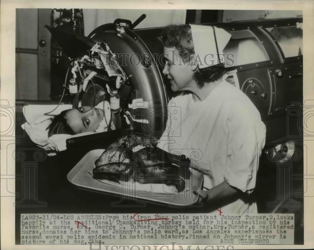 1948 Press Photo Polio patient Johnny Turner in iron lung in LA, RN Mrs G Turner - Historic Images