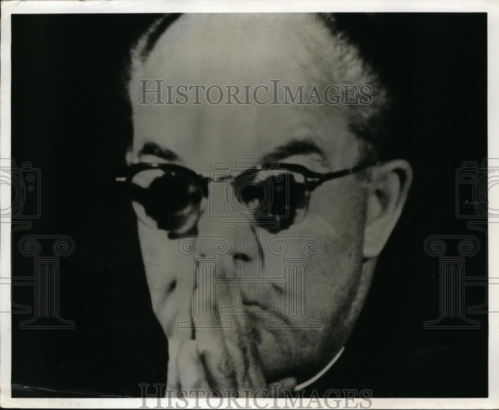 1967 Press Photo Rev. Fr. Edward McGowen Priest At guest House Sanatorium - Historic Images