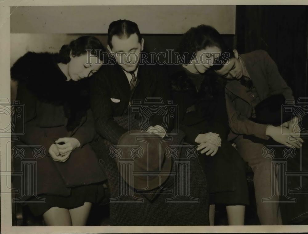 1938 Press Photo Four Walkathoners detained at Chicago to Robbery of Gem - Historic Images