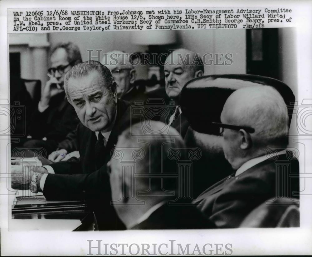 1968 Press Photo Pres. Johnson Met With His Labor-Management Advisory Committee - Historic Images