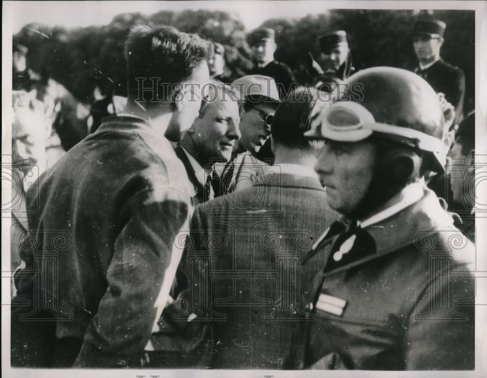 1939 Press Photo Dick Randolph American Flier at Air Show at Saint-Germain - Historic Images