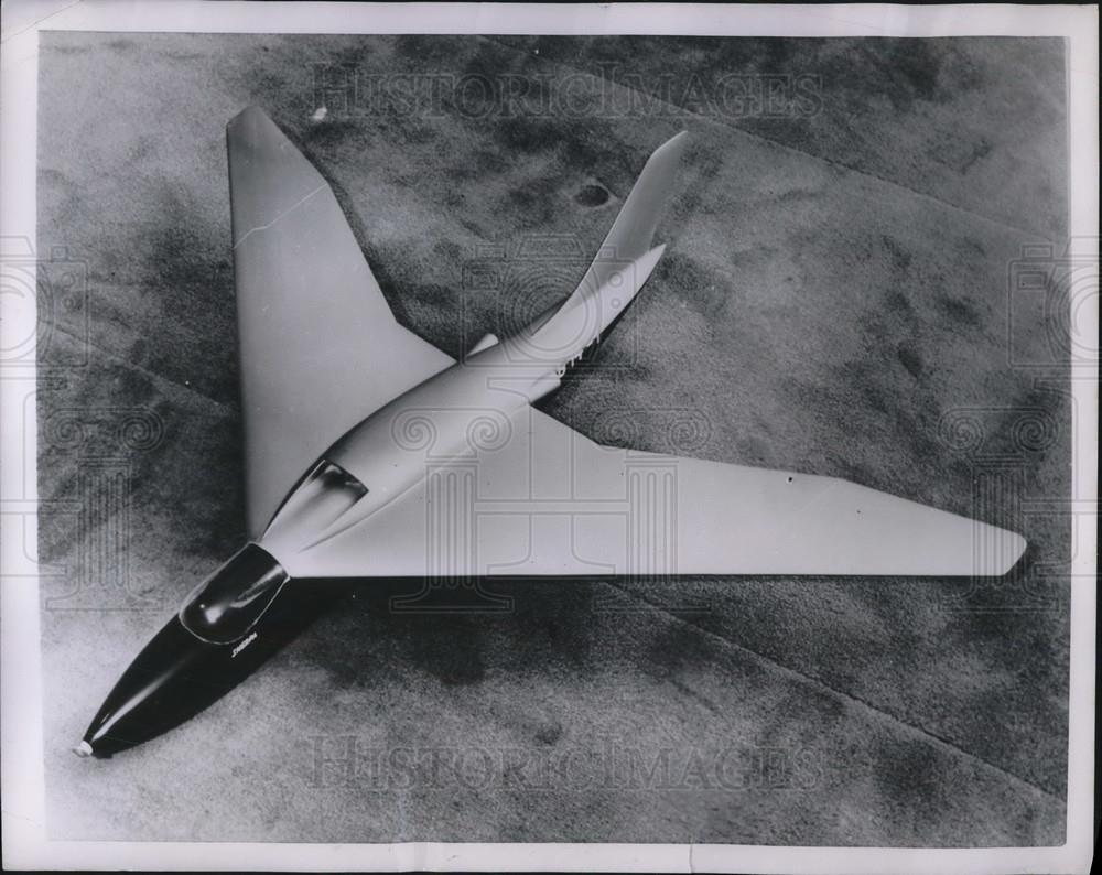 1953 Press Photo A model of the Short Sherpa plane sits on a runway - neb62699 - Historic Images