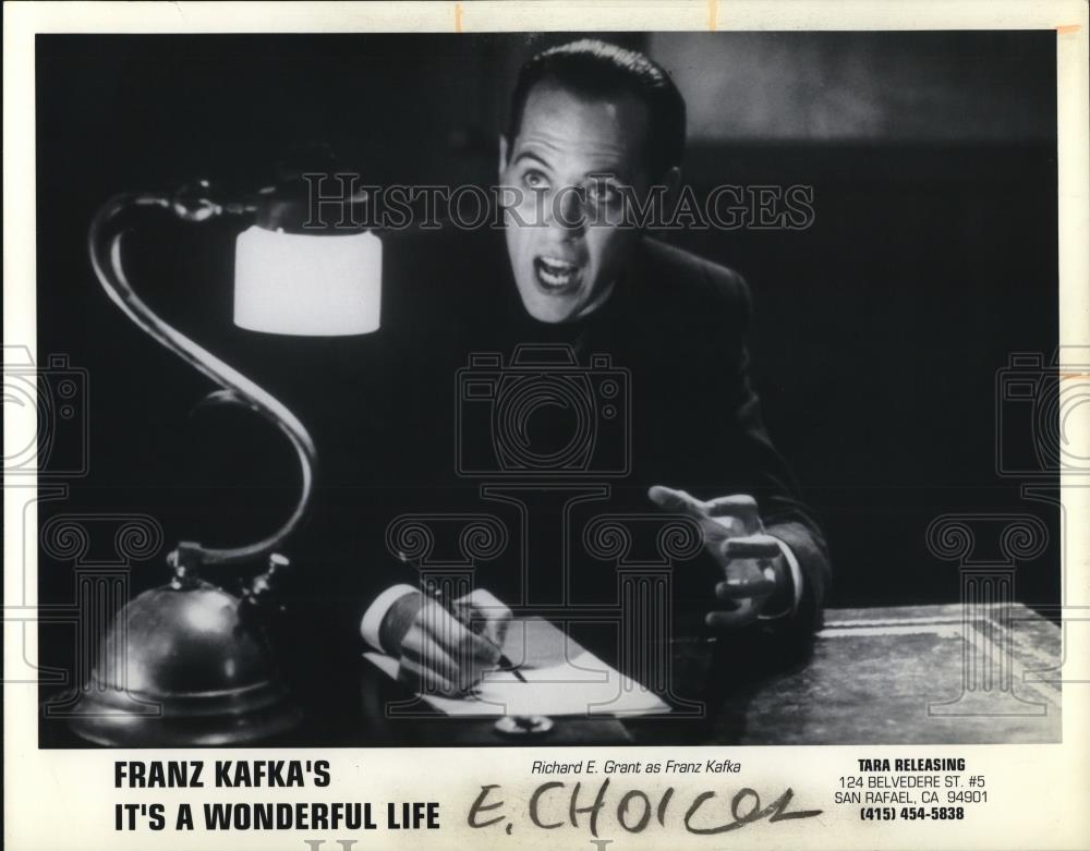 1995 Press Photo Richard E Grant in It&#39;s a Wonderful Life - cvp78457 - Historic Images