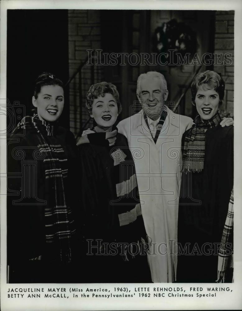 1963 Press Photo Jacqueline Mayer Miss America &#39;63, Fred Waring Christmas Specia - Historic Images