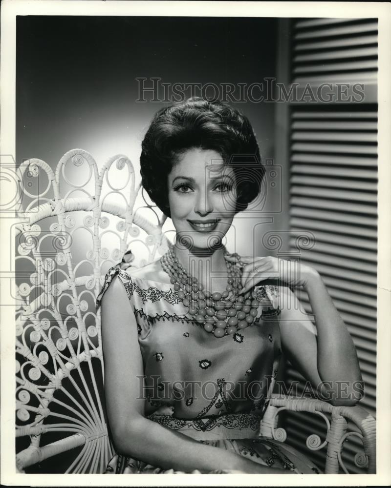 Press Photo Loretta Young in The New Loretta Young Show on CBS - cvp80206 - Historic Images