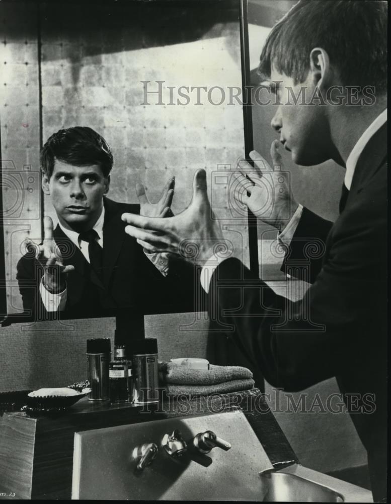 1967 Press Photo Robert Morse in How To Succeed In Business - cvp80225 - Historic Images
