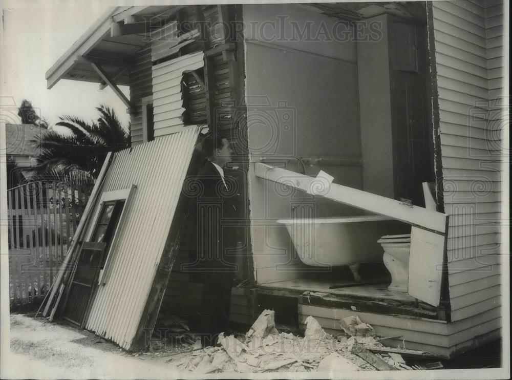 1931 Press Photo Home in Los Angeles blew out by Fire by Collected Gas - Historic Images