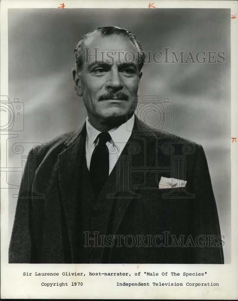 1971 Press Photo Sir Laurence Olivier Host Narrator of Male of the Species - Historic Images