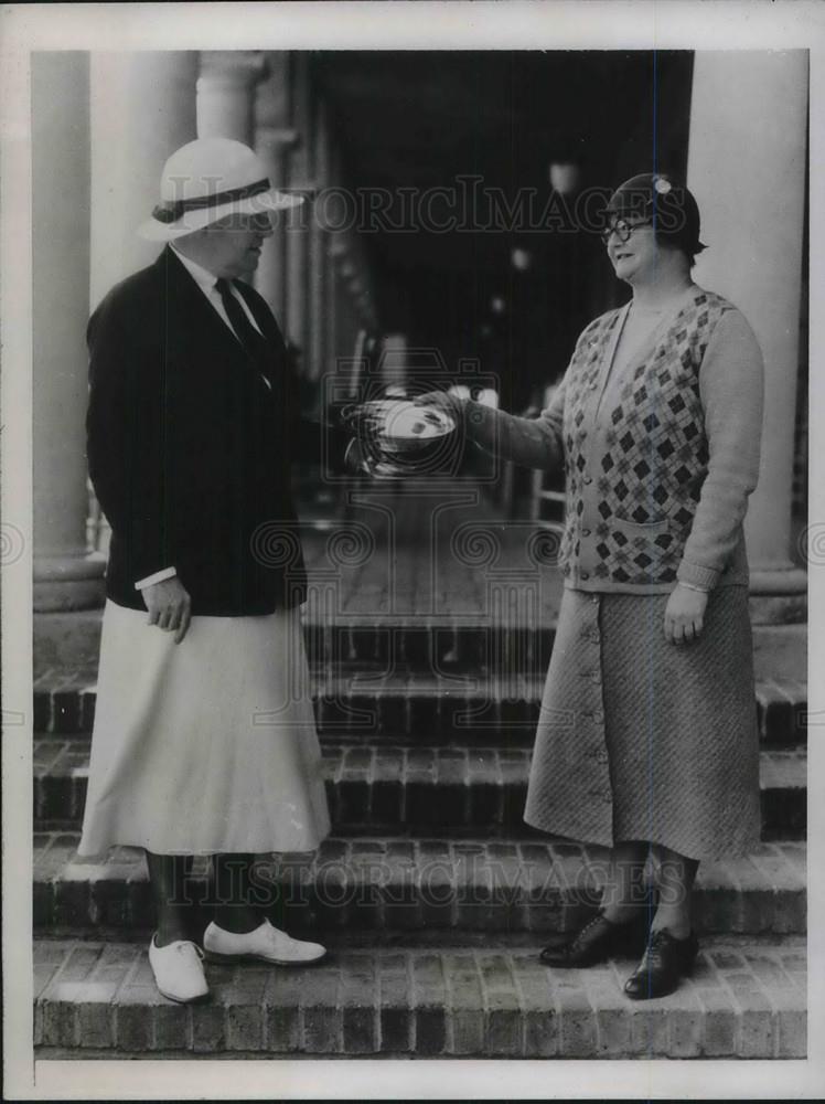 1934 Press Photo Mrs.Sarah Wadsworth wins Silver foil Championship at Pinehurst - Historic Images