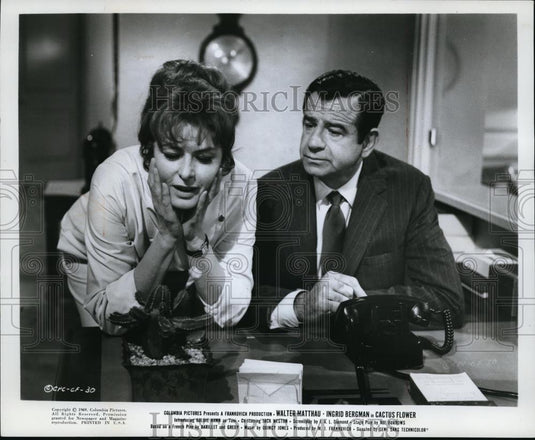1970 Press Photo Walter Matthau & Ingrid Bergman in Cactus Flower - cvp80548 - Historic Images