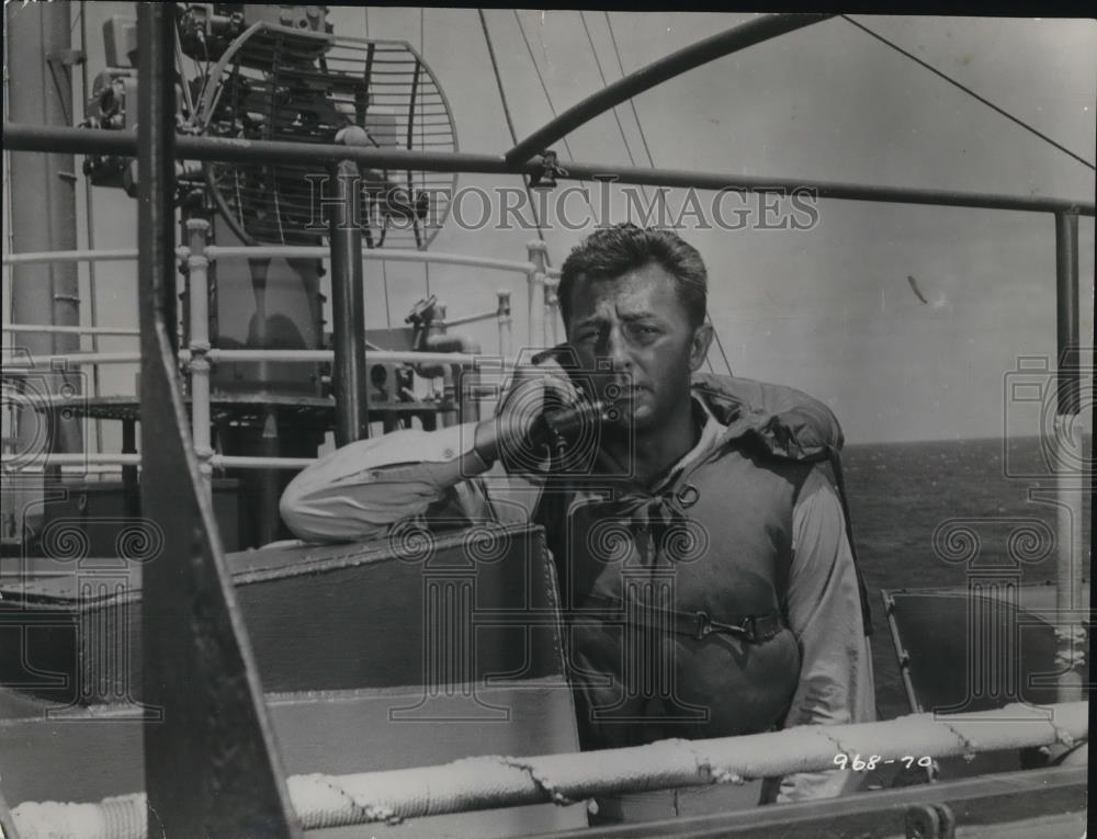 1957 Press Photo Robert Mitchum in Enemy Below - cvp78595 - Historic Images