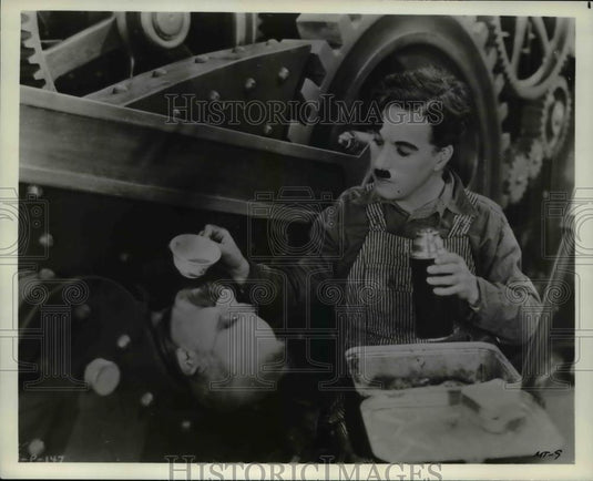 1976 Press Photo Charlie Chaplin in No Outlines - cvp77093 - Historic Images