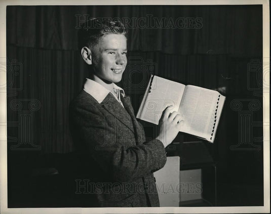 1936 Press Photo Paul D McCusker Niagra Falls boy in Spelling bee in Cleveland - Historic Images