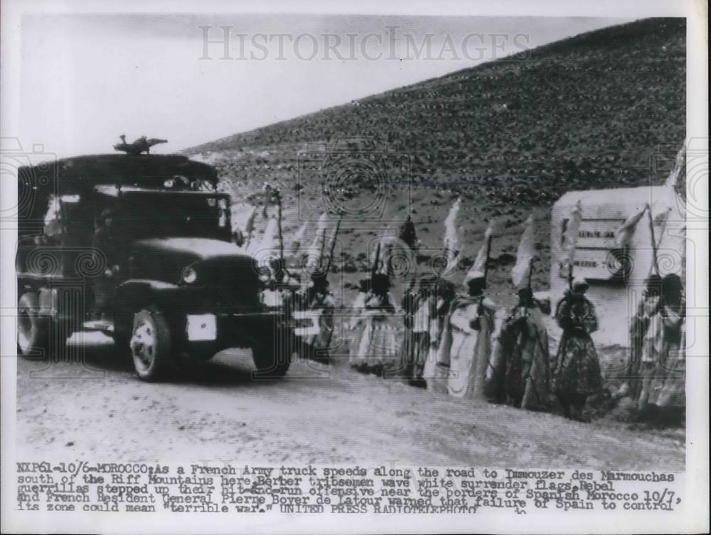 1955 Press Photo French army truck on road to Immouzer des Marmouchas - Historic Images